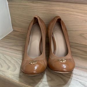 Lightly used Tory Burch Leather Pumps